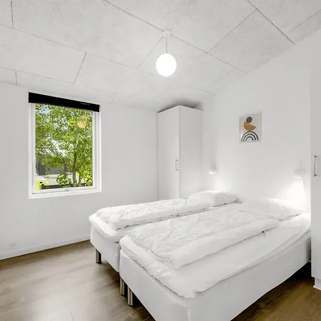 Weike - 950m To The Fjord By Interhome