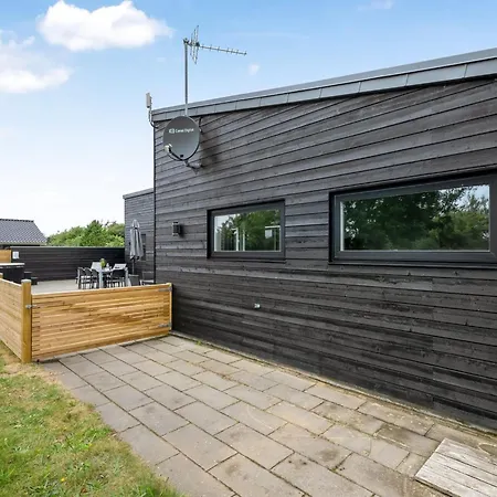 Weike - 950m To The Fjord By Interhome
